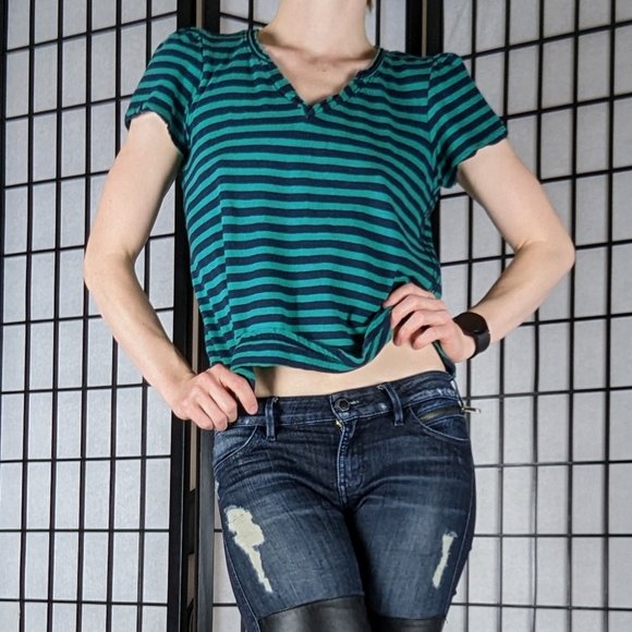2/20 Anthropologie striped T - Picture 1 of 9
